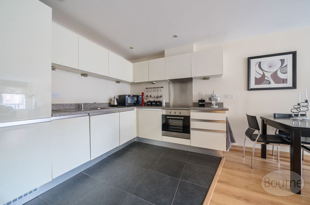 Property photo 2 of 23 c90Dcbc3-2303-49d...