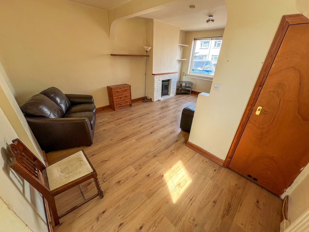 Property photo 3 of 21
