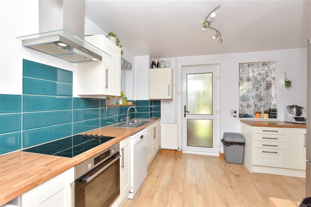 Property photo 3 of 14 Kitchen/Diner