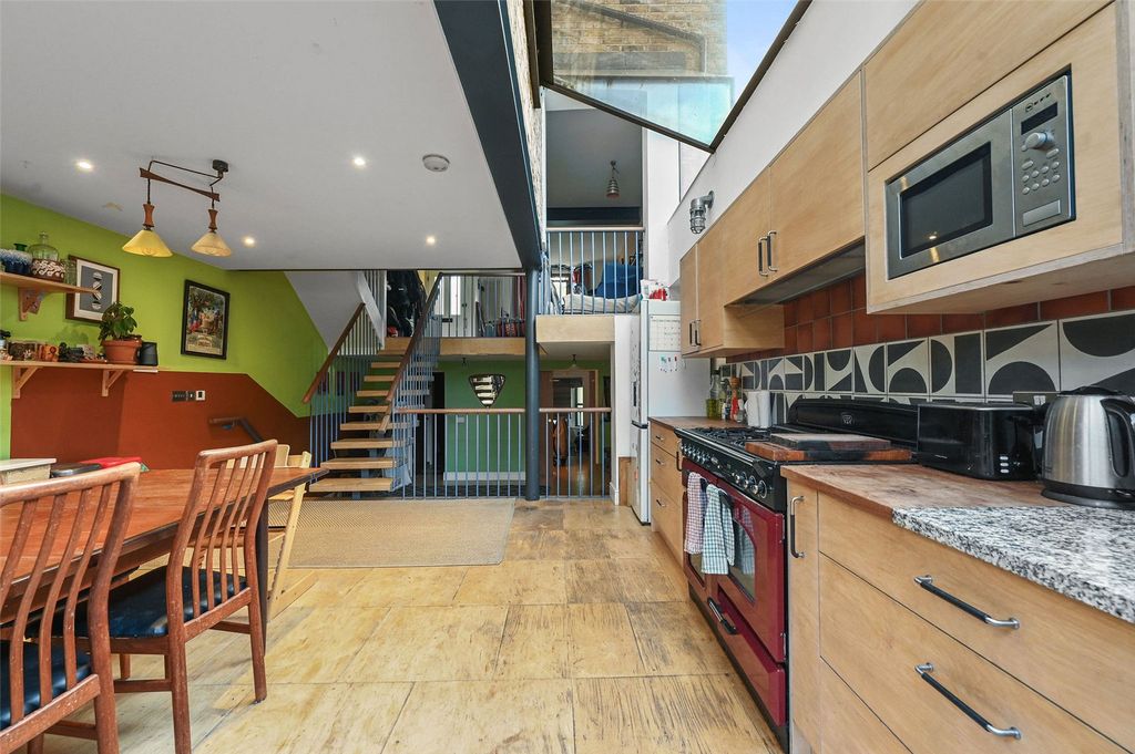 Property photo 2 of 24 Kitchen