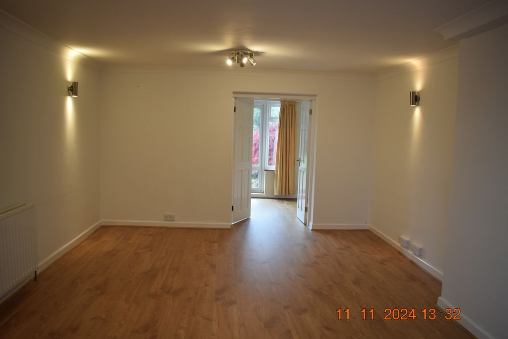 Property photo 3 of 23