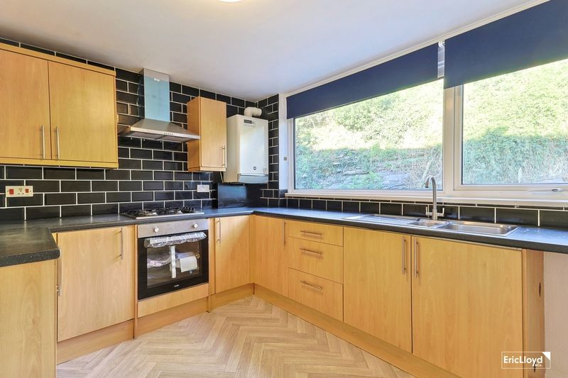 Property photo 3 of 12 Photo 8