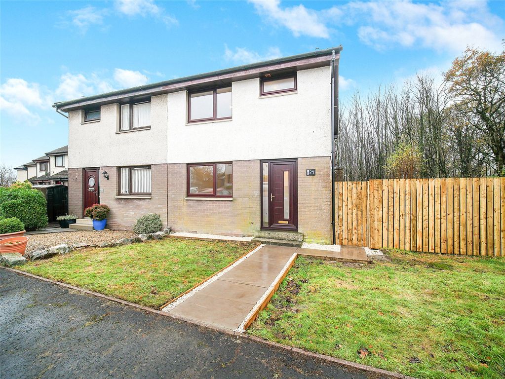 Property photo 1 of 18 Front