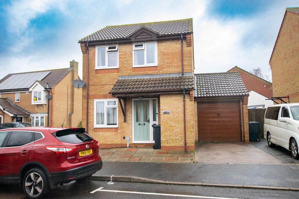 Property photo 1 of 10 Front (Exterior)