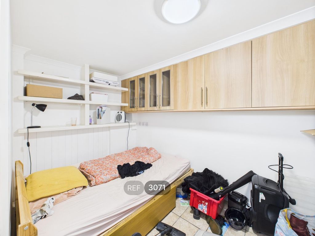 Property photo 3 of 9 Bedroom 3