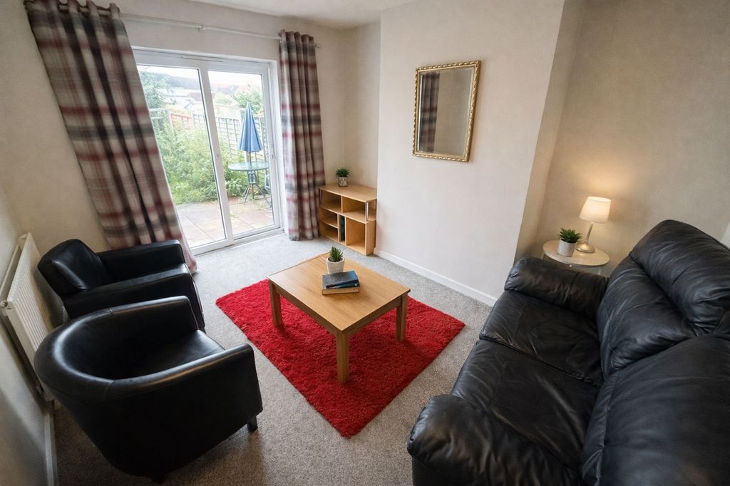 Property photo 3 of 9