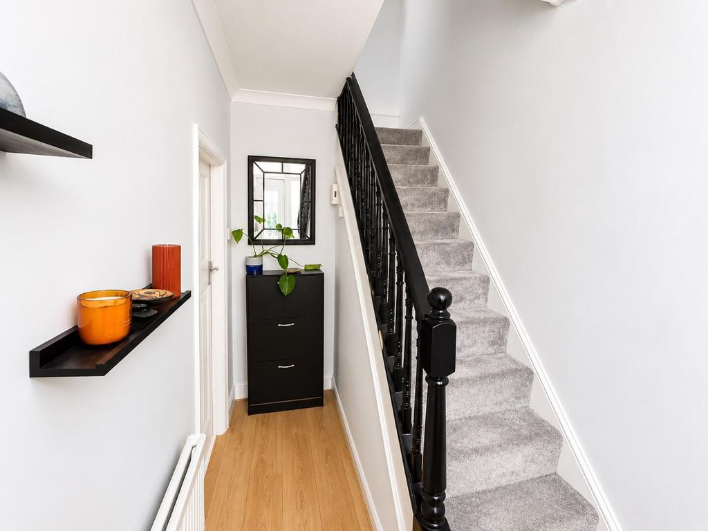 Property photo 2 of 19 Hallway
