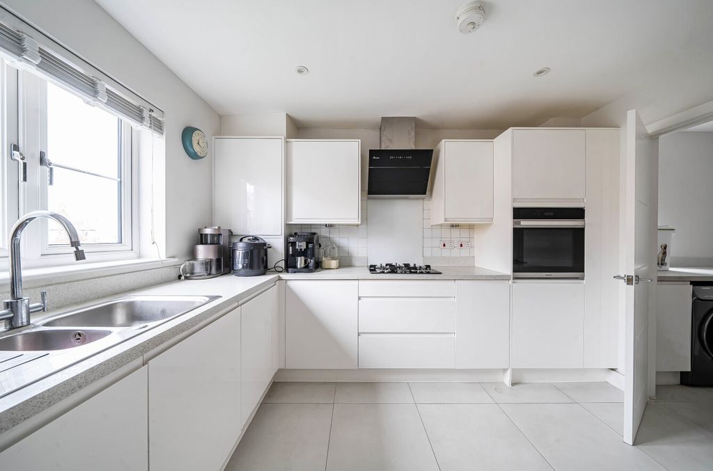 Property photo 2 of 11 1400864-20-6985F6...