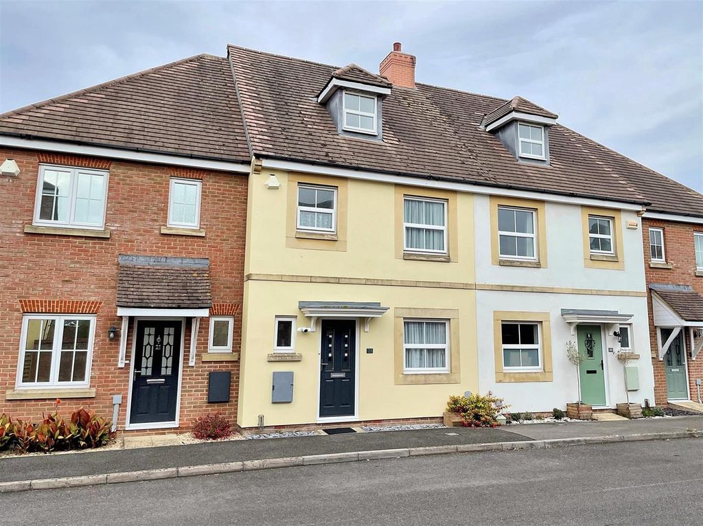 Property photo 1 of 10 Front