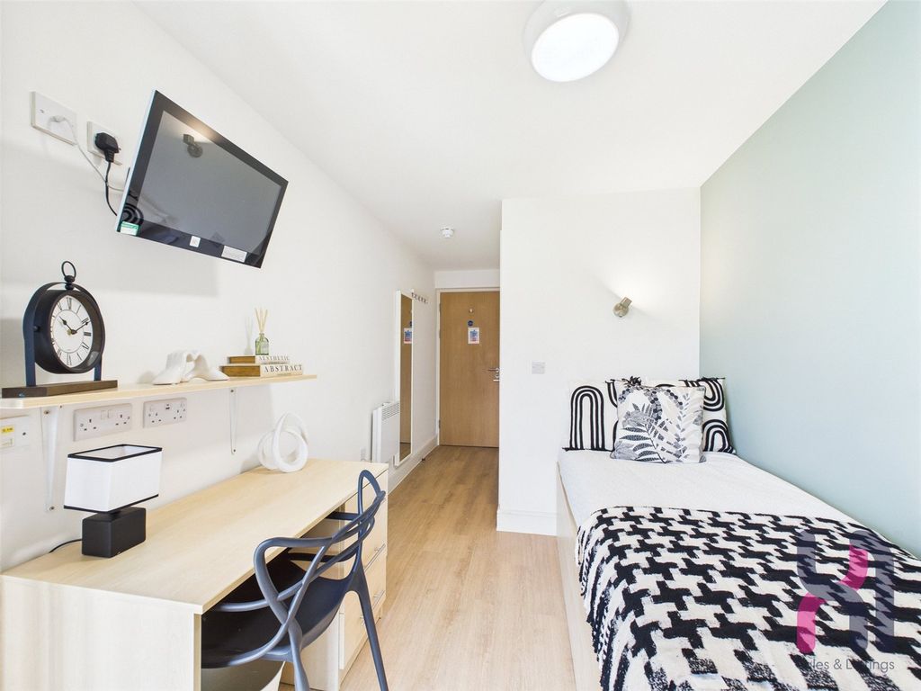 Property photo 2 of 7 Picture No. 03