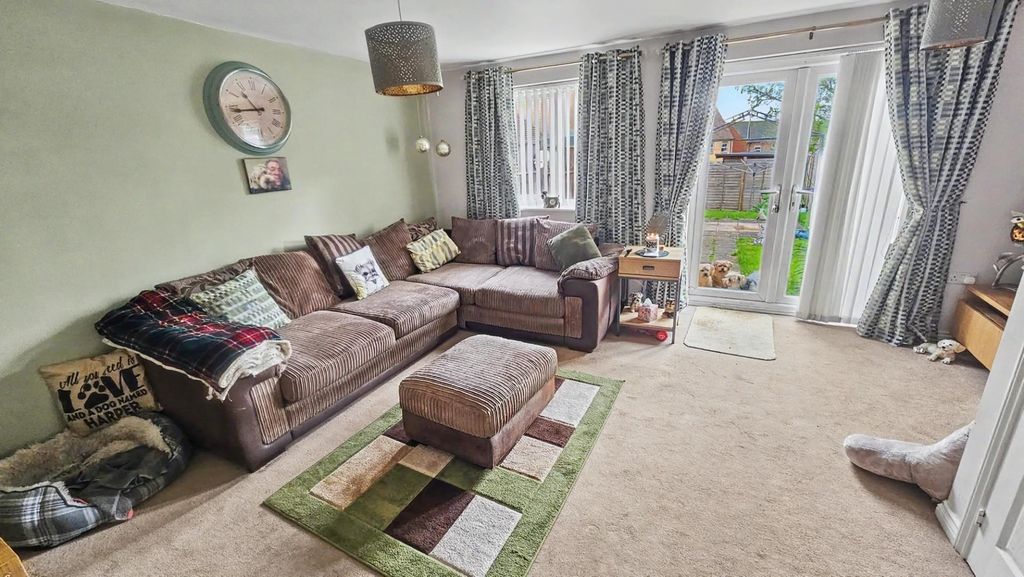 Property photo 2 of 10