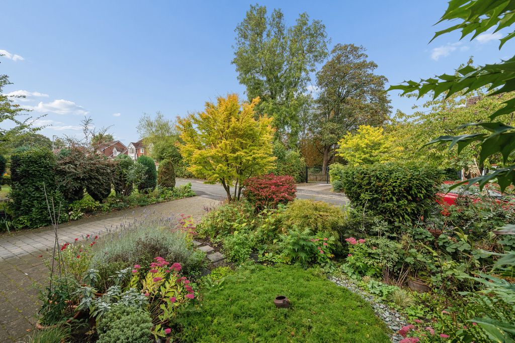 Property photo 2 of 22