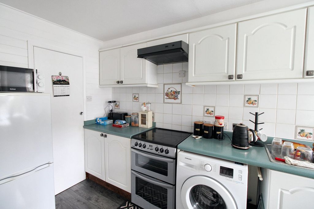 Property photo 3 of 6 Picture No. 04