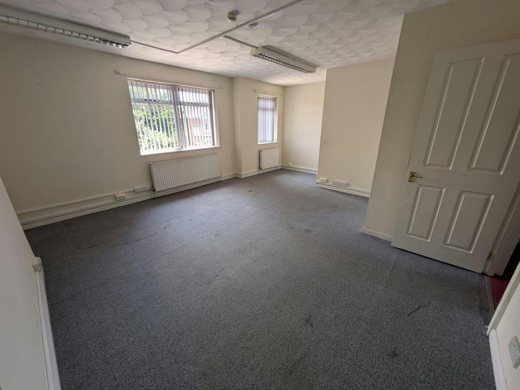 Property photo 2 of 8 1000026148.Jpg
