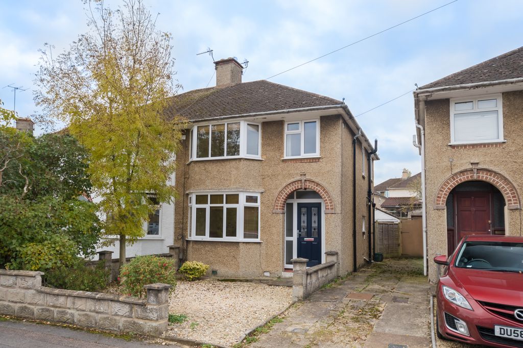 Property photo 1 of 6 .