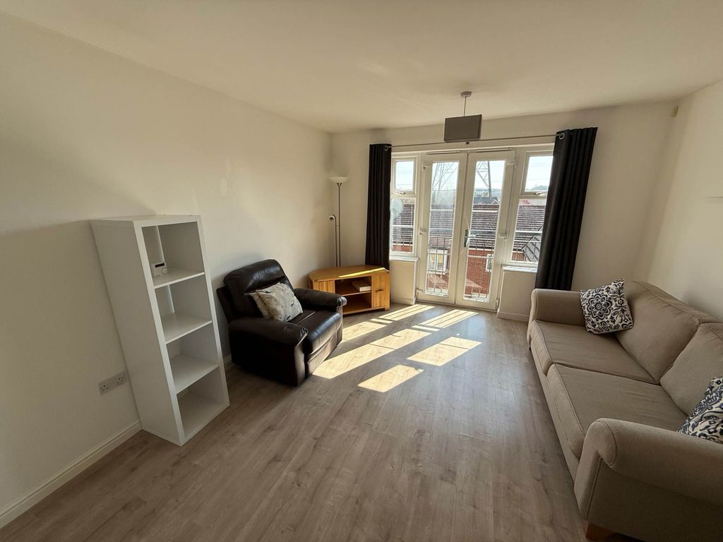 Property photo 2 of 8