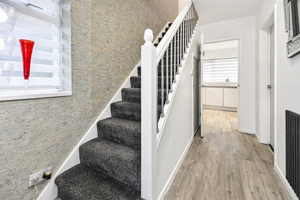 Property photo 2 of 45 29 Mallory Drive Entrance (2).Jpg