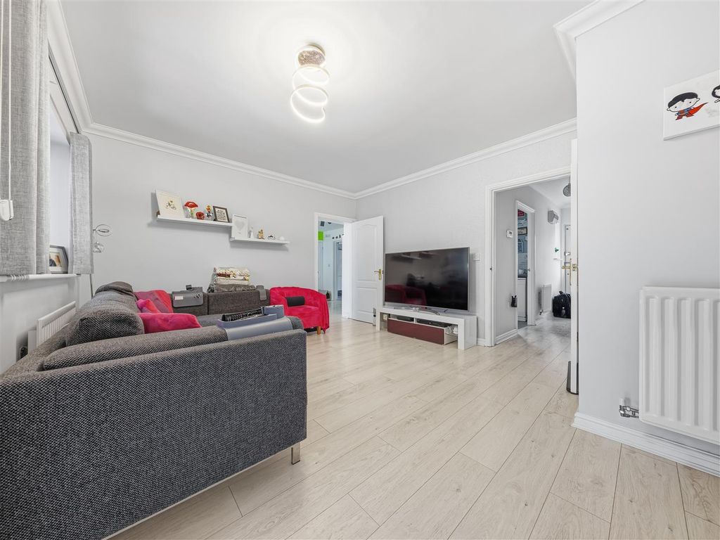 Property photo 3 of 23 Pochard (13).Jpg