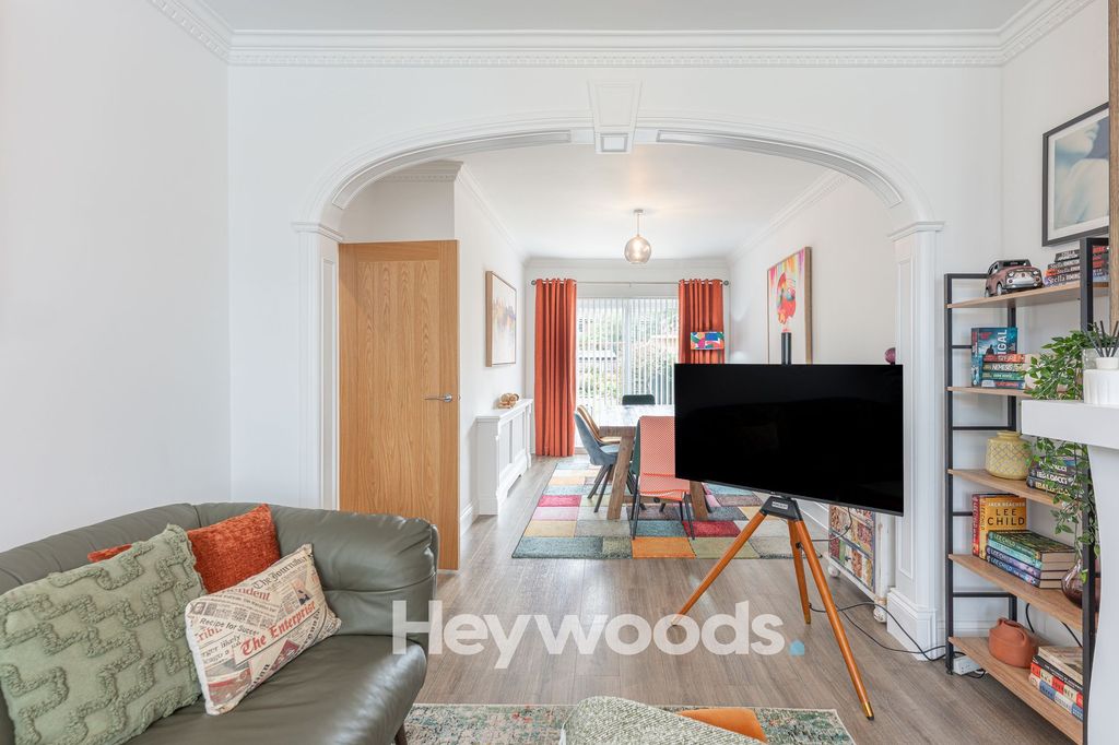 Property photo 3 of 31