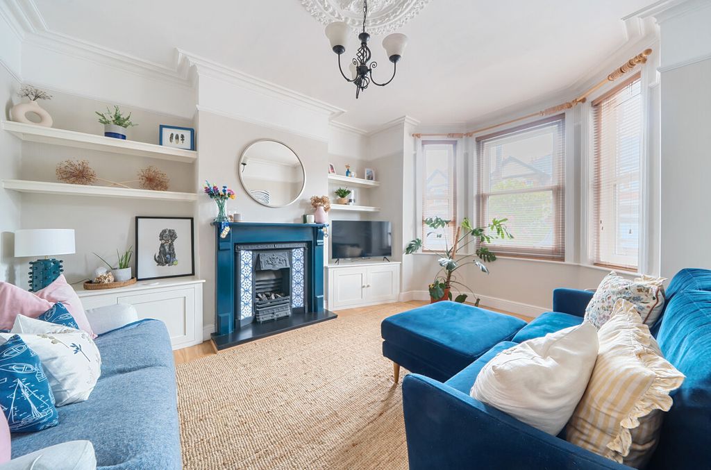 Property photo 2 of 14 1341068-32-68A32E...