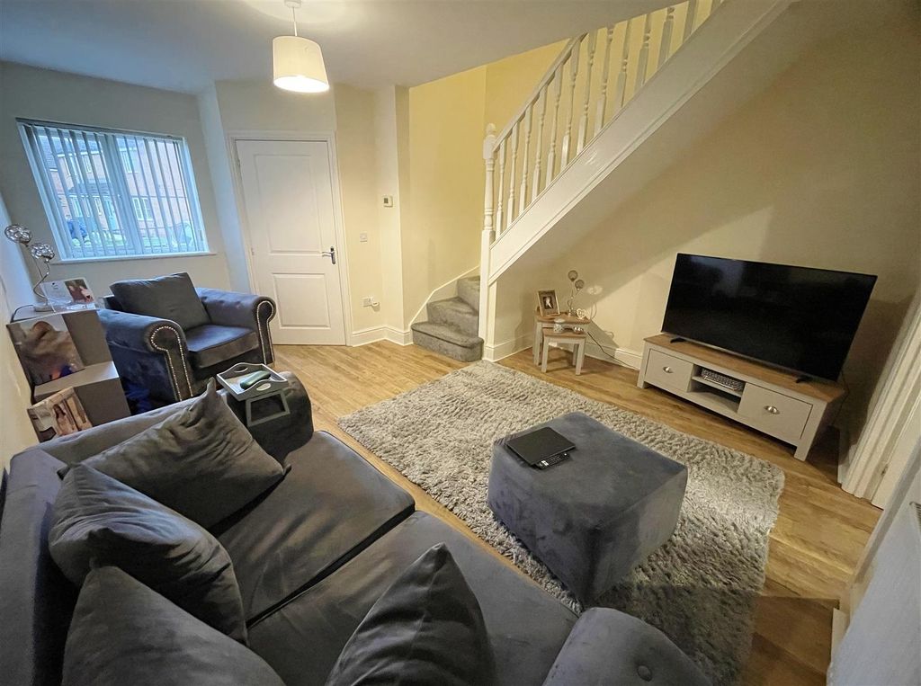 Property photo 2 of 14 Lounge