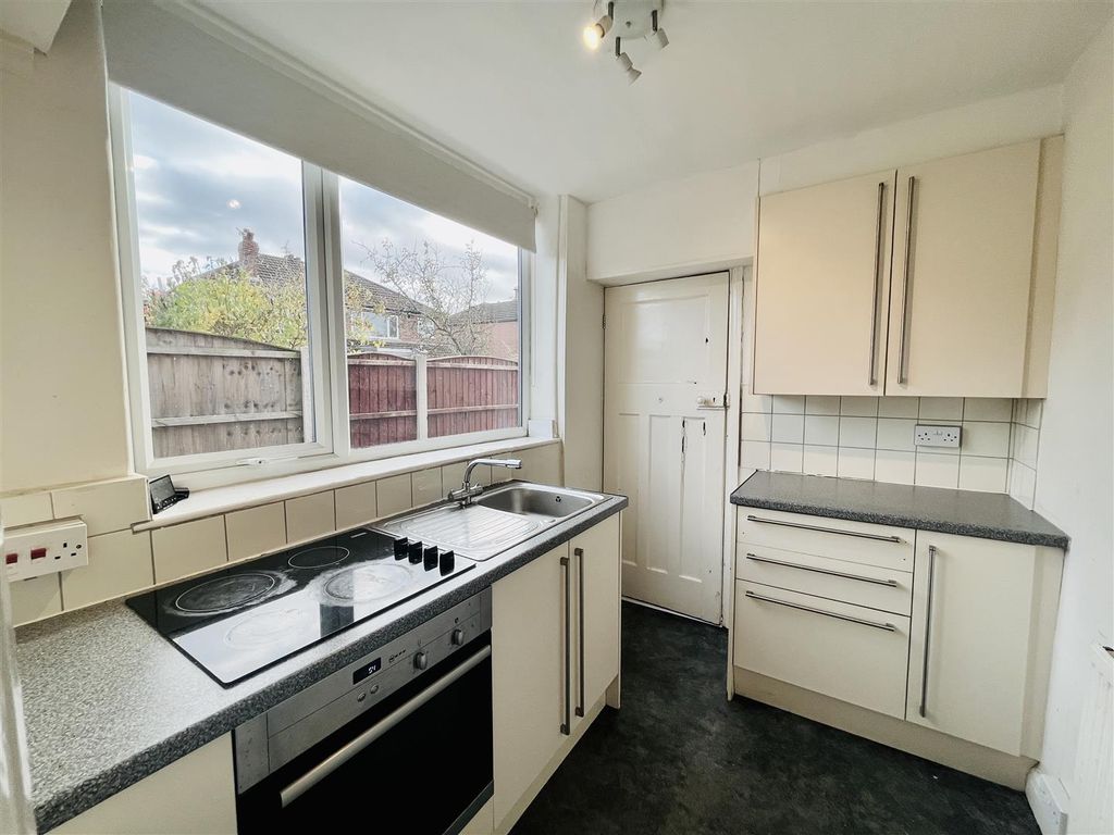 Property photo 3 of 23 Kitchen.Jpg