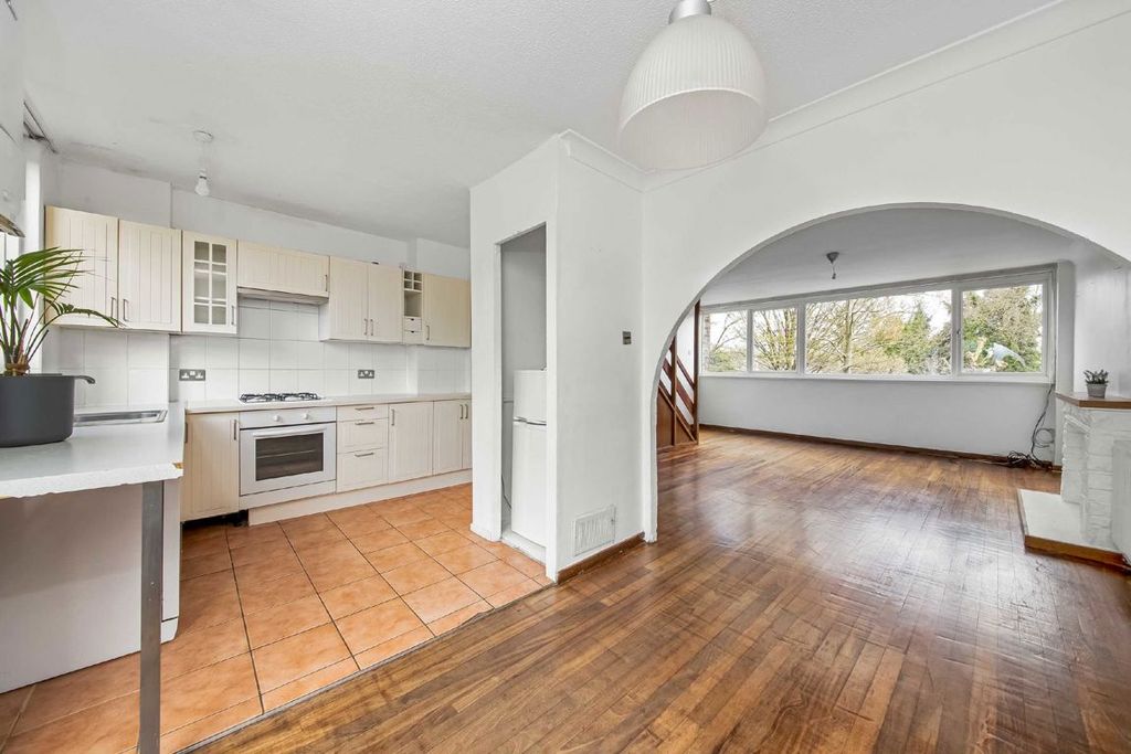 Property photo 3 of 5