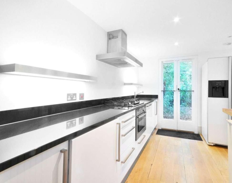 Property photo 2 of 22 Kitchen