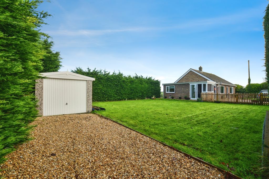 Property photo 3 of 20 Untitled-05