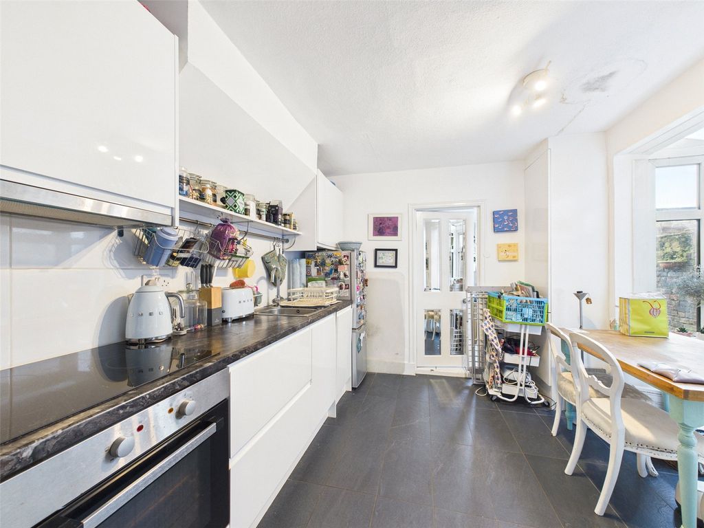 Property photo 3 of 6 Picture No. 04