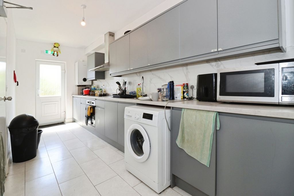 Property photo 2 of 17 Pbox-Img.Jpg