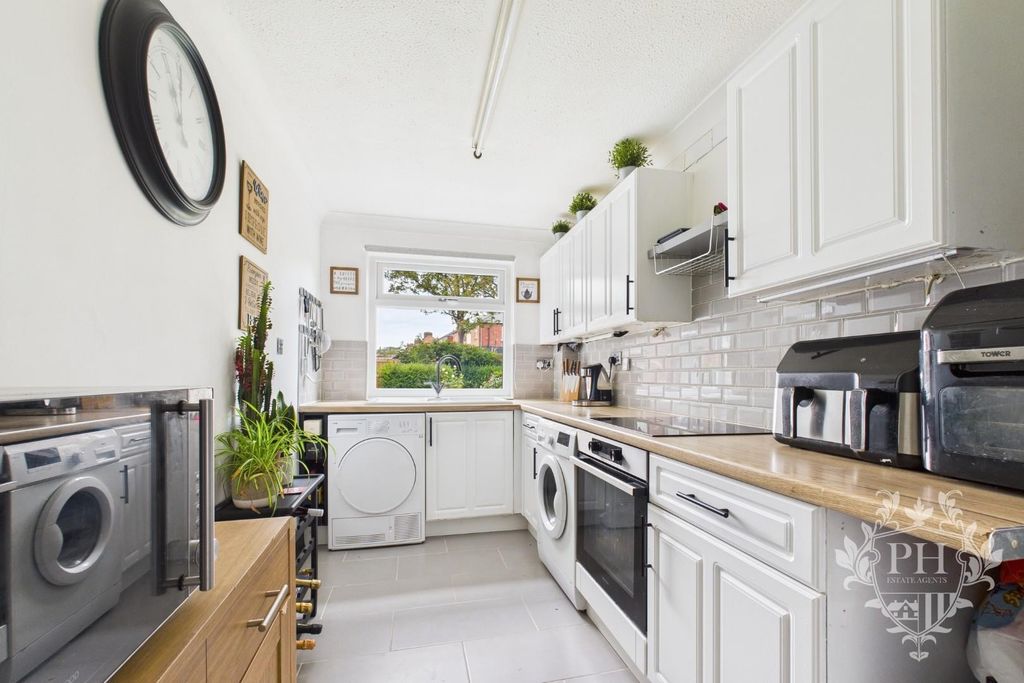 Property photo 3 of 9 Cam02002G0-Pr0201-Still006.Jpg