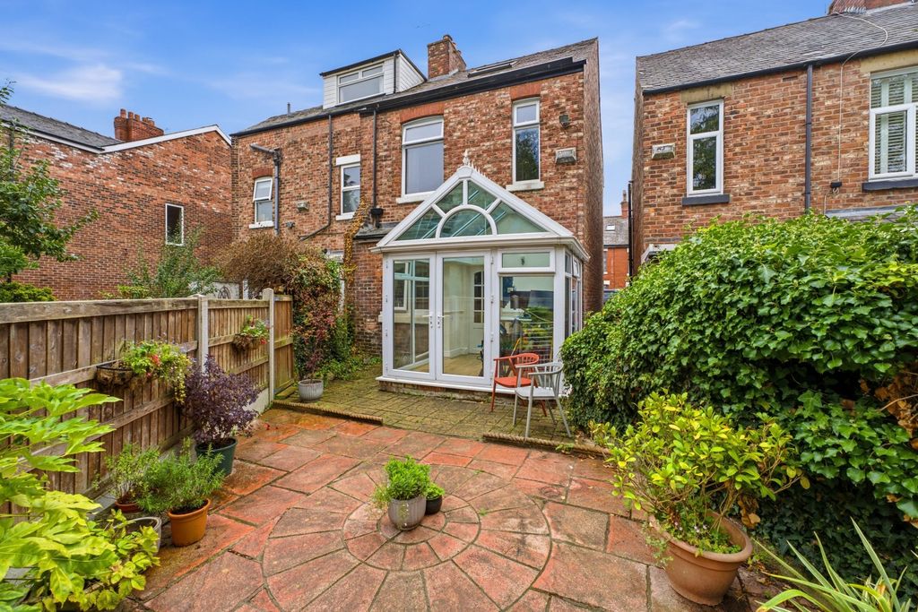 Property photo 2 of 33 Picture No. 24