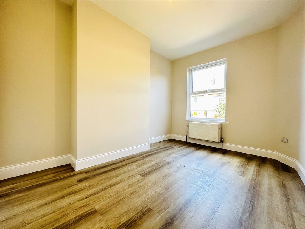 Property photo 3 of 11 Picture No. 10