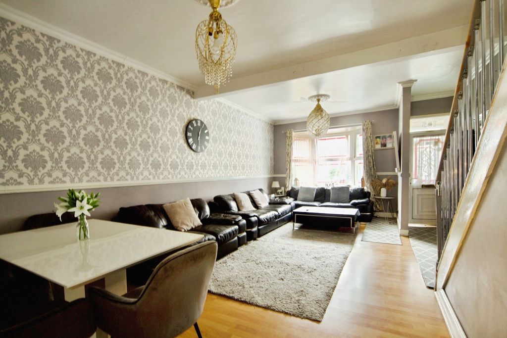 Property photo 2 of 13 Pbox-Img.Jpg