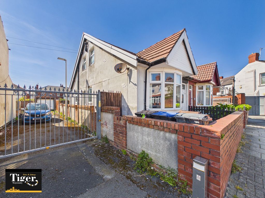Property photo 2 of 14 Cam03440G0-Pr0587-Still002
