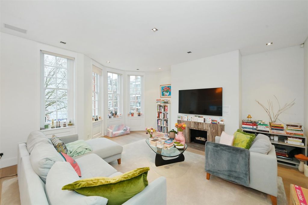 Property photo 2 of 15 3-8-Palace-Court (1).Jpg