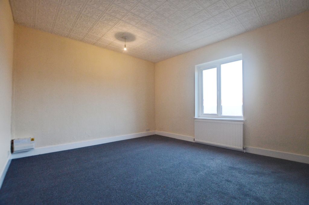 Property photo 2 of 8 Living Room