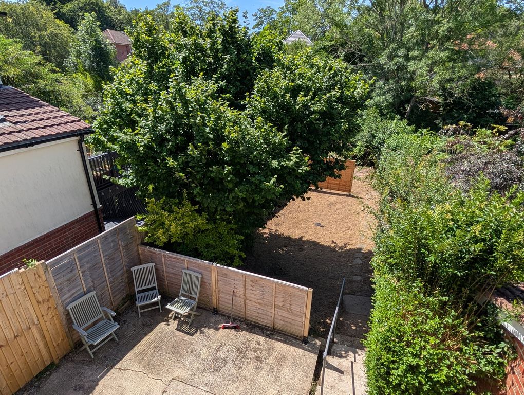 Property photo 2 of 8