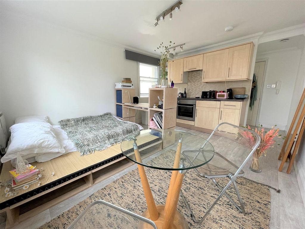 Property photo 1 of 7 Studio 1.Jpg