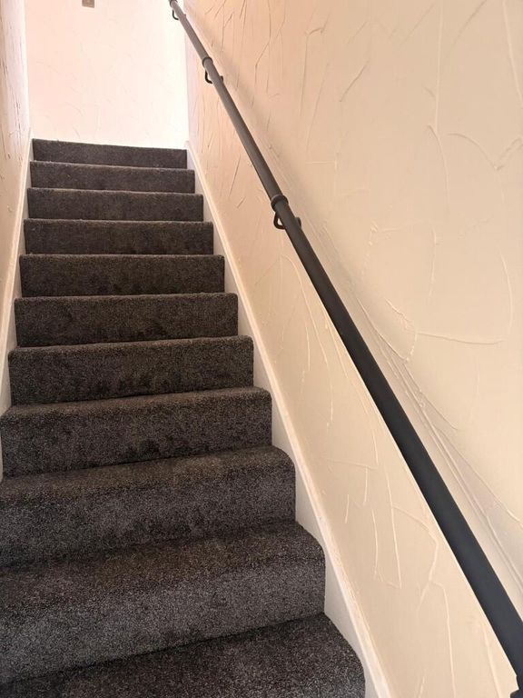 Property photo 3 of 6 Gallery