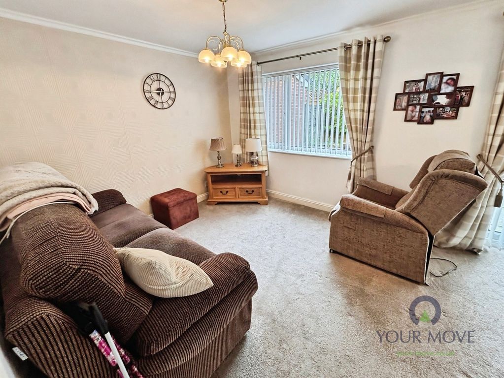 Property photo 2 of 11 Livin Room