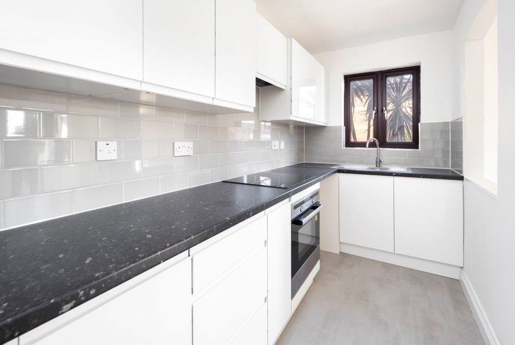 Property photo 2 of 13 Kitchen