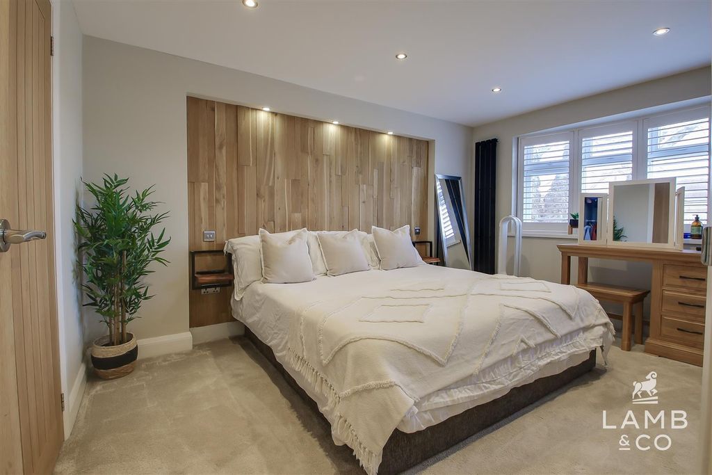 Property photo 1 of 35