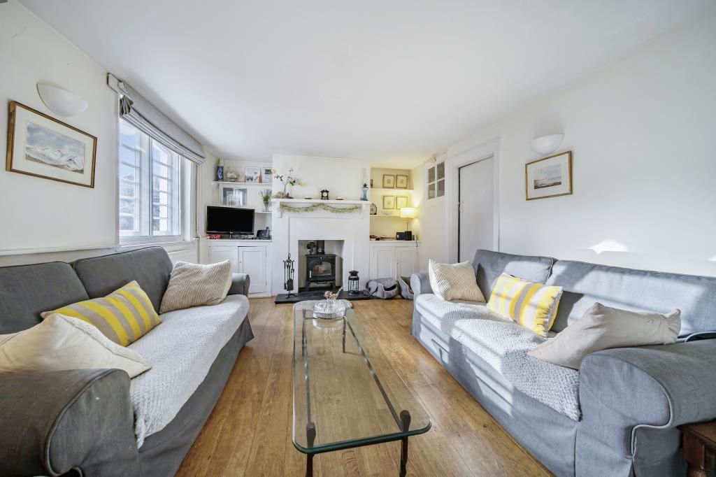 Property photo 3 of 23 Living Room