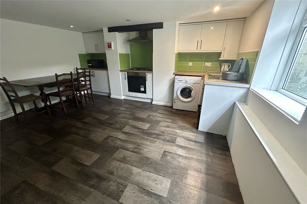 Property photo 3 of 12 Kitchen Diner