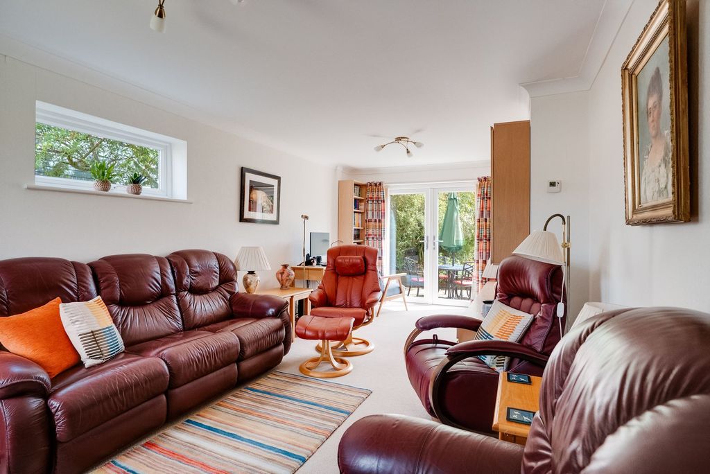 Property photo 2 of 23