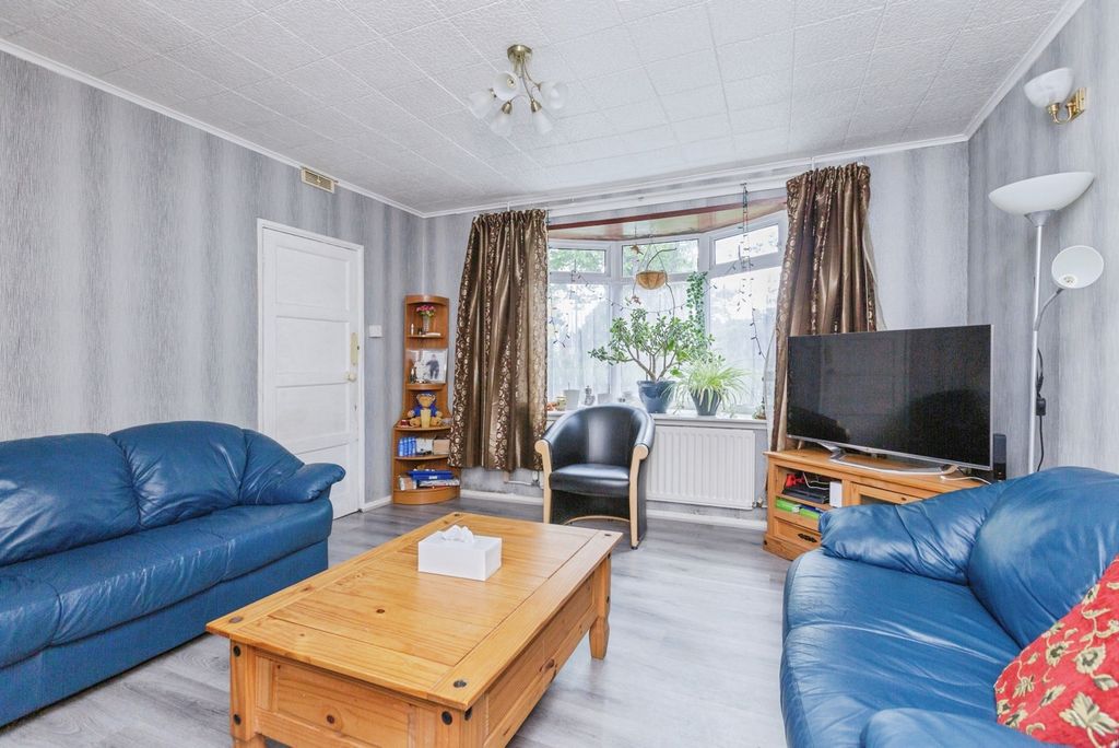 Property photo 2 of 13 Photo
