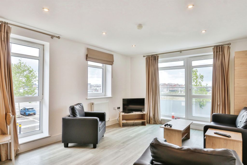 Property photo 3 of 16