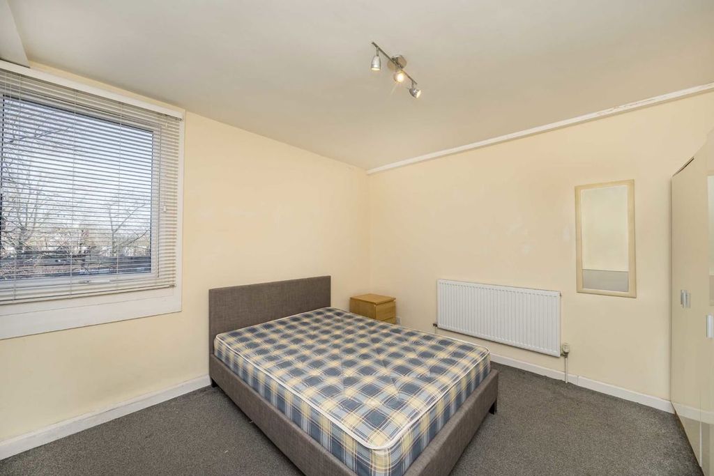 Property photo 3 of 4